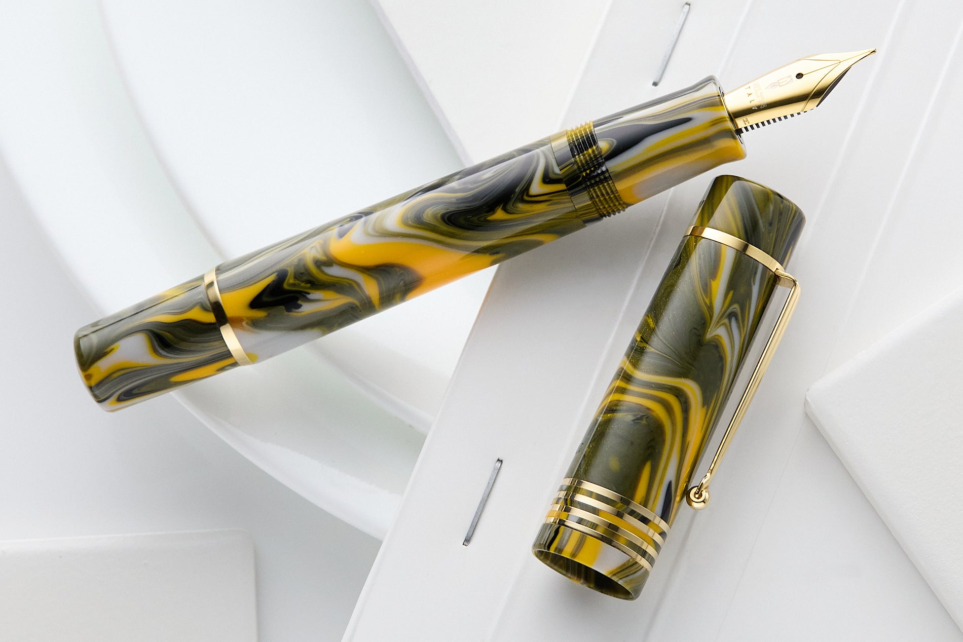 Delta Neo Gallery Fountain Pen - Marigold