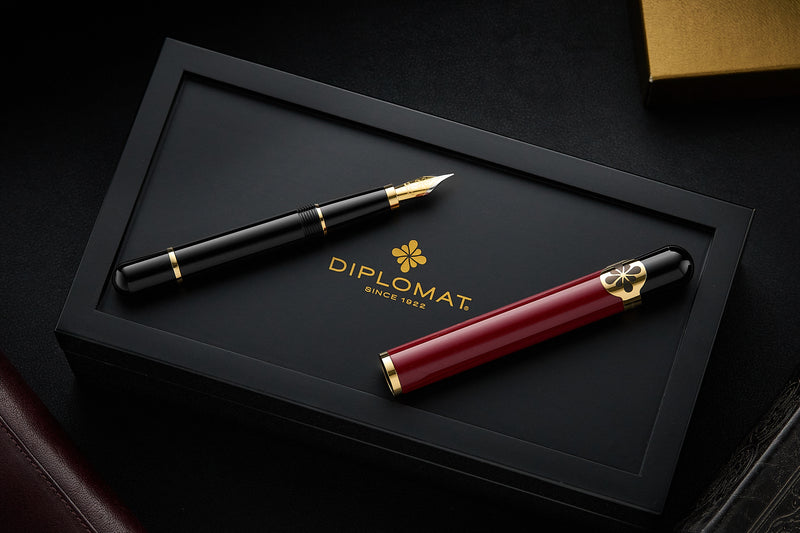 Diplomat XO Fountain Pen - Lacquered Burgundy/Gold (Special Edition)