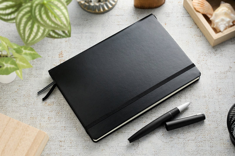 Leuchtturm1917 Medium A5 2025-2026 Weekly Planner & Notebook 18 Months - Black, Lined
