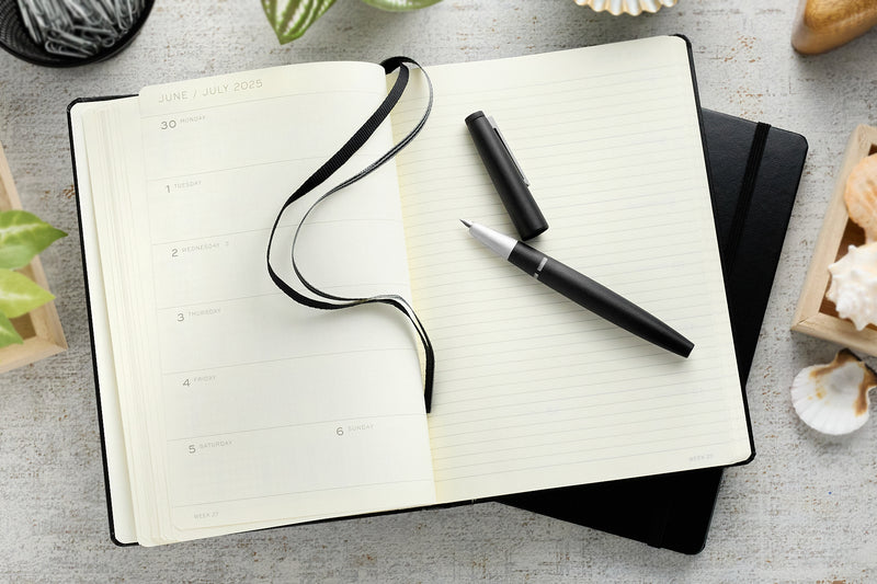 Leuchtturm1917 Medium A5 2025-2026 Weekly Planner & Notebook 18 Months - Black, Lined
