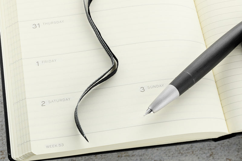 Leuchtturm1917 Medium A5 2025-2026 Weekly Planner & Notebook 18 Months - Black, Lined