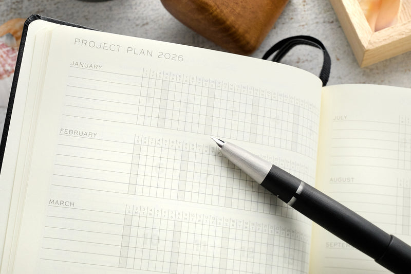 Leuchtturm1917 Medium A5 2025-2026 Weekly Planner & Notebook 18 Months - Black, Lined