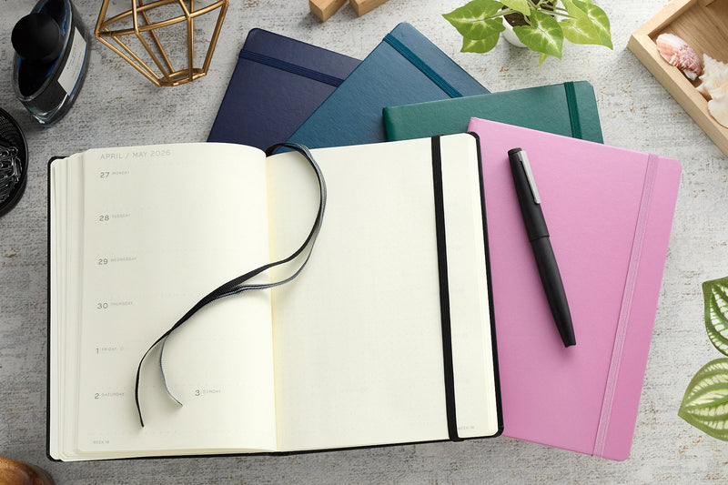 Leuchtturm1917 Medium A5 2026 Weekly Planner & Notebook - Forest Green, Lined