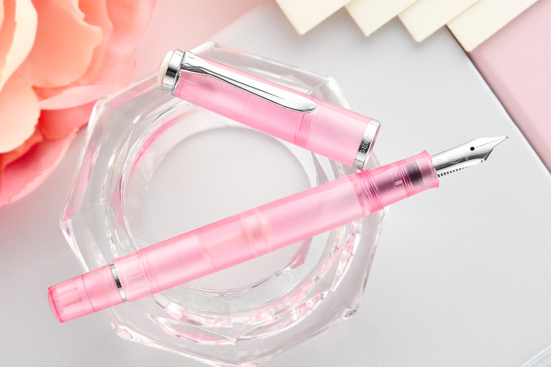 Pelikan M205 Fountain Pen - Rose Quartz (Special Edition)