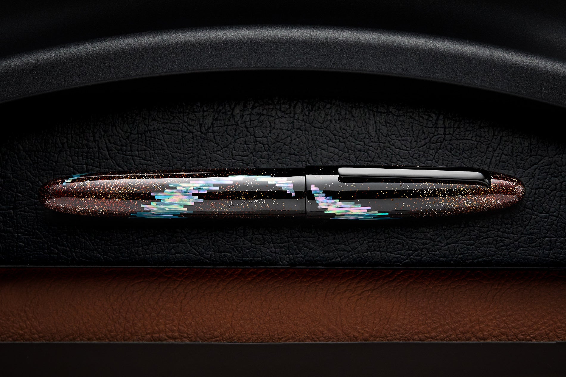 TACCIA Miyabi Bonbori Stardust Raden Fountain Pen - Aurora Glimmer (Limited Edition)