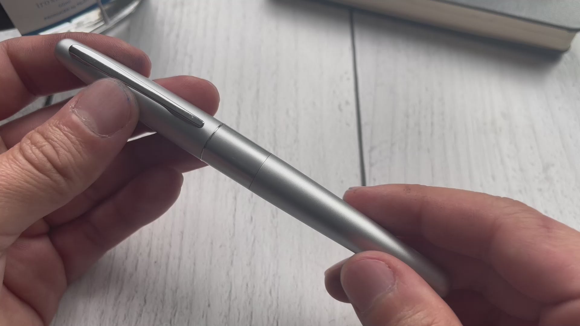 Pilot Metropolitan Fountain Pen - Silver Dots