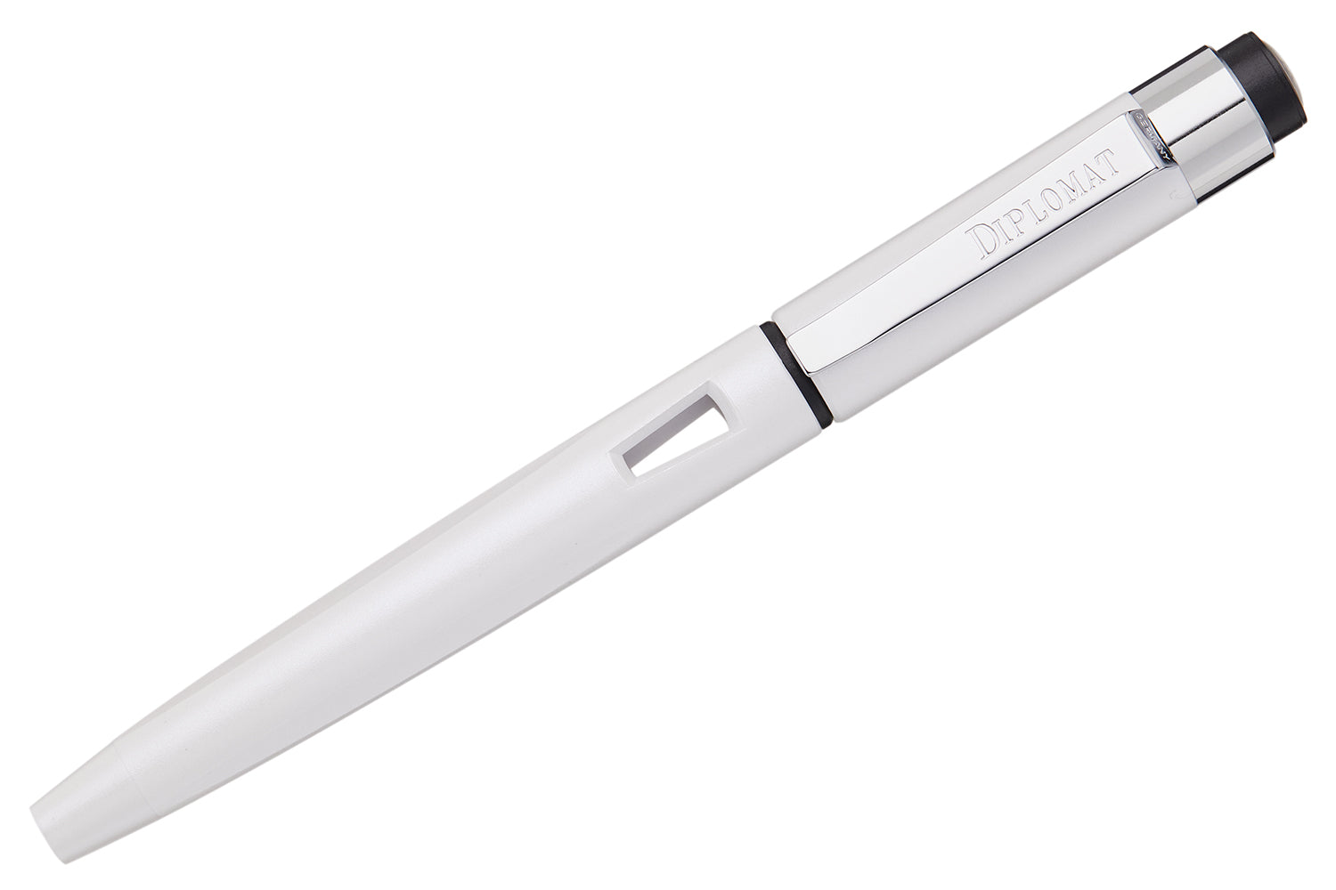 Diplomat Magnum Fountain Pen - Pearl White