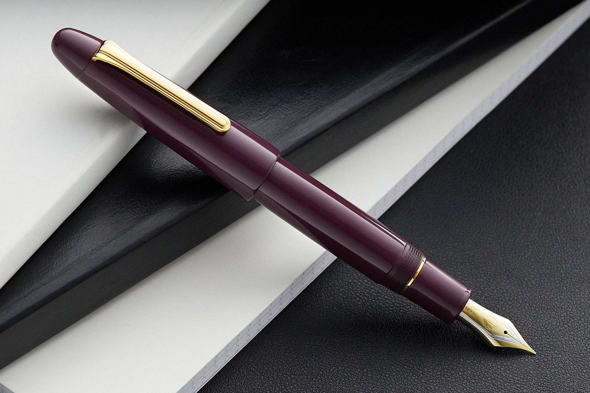 Sailor 1911 King of Pens Color Urushi Ebonite Fountain Pen - Lilac